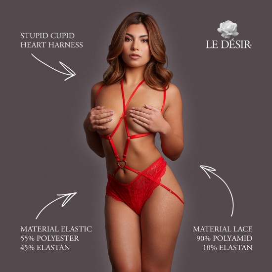 Conjunto Harness de alças finas e um ousado design de coração com calcinha aberta. O tecido macio e super elástico veste do tamanho S ao XL.