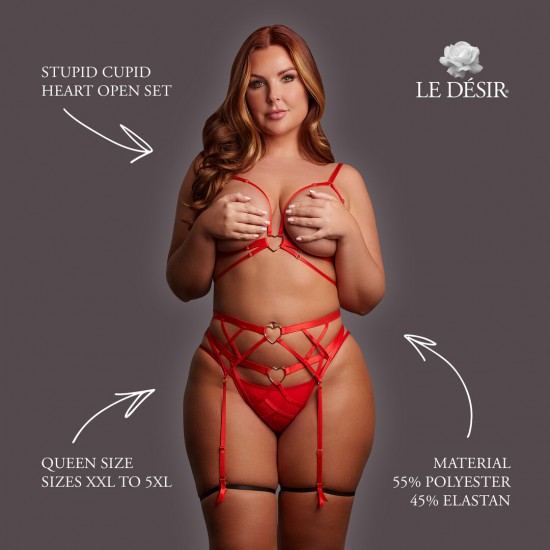 Conjunto Harness de alças finas e um ousado design de coração com calcinha aberta. O tecido macio e super elástico veste do tamanho XXL ao 5XL.