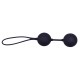 Bolas de amor preto com balas de aço rotativas internas. Comprimento total 10 cm, mais loop de retração de 9,5 cm. Bola ø aprox. 3,5 cm. Material: silicone, ABS, metal, isento de ftalatos de acordo com a regulamentação d