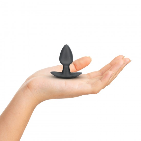 O Plug Anal Pequeno Ouch! de 6,5 cm, com sua linda cor metálica, é único. Seja sozinho ou com seu parceiro, explore novos prazeres com estes lindos plugs de silicone macio Ouch!