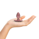 O Plug Anal Pequeno Ouch! de 6,5 cm, com sua linda cor metálica, é único. Seja sozinho ou com seu parceiro, explore novos prazeres com estes lindos plugs de silicone macio Ouch!