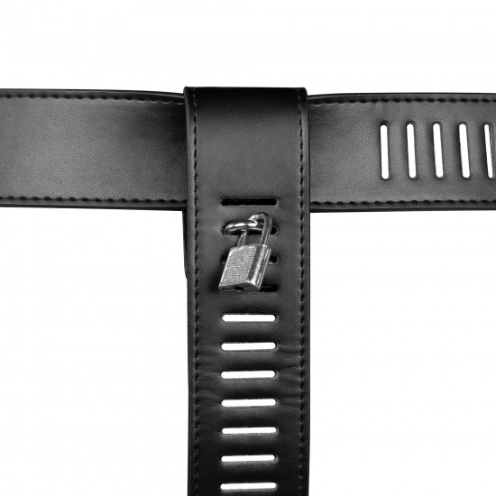 Tranque tudo! O Cinto de Castidade Feminino OUCH! Xtreme com Restrição de Pernas foi projetado para trancar a área mais íntima, dando a você controle total sobre sua parceira. O cinto é feito de couro PU de alta qualidad