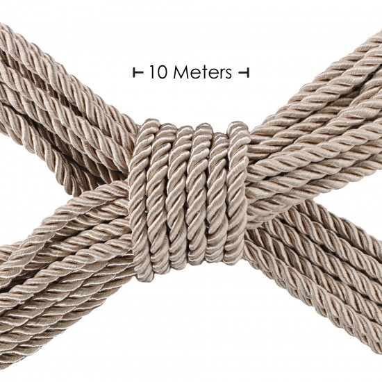 Entre no jogo de bondage, dominante (ou submisso) e mergulhe em um mundo totalmente novo e emocionante com esta corda resistente de inspiração japonesa. Esta corda de 10 metros de comprimento é sensual, sedosa e fácil de