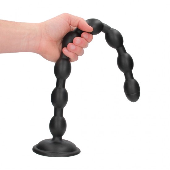 Chain Reaction é um plug anal de tamanho generoso, fabricado na Europa, que promete uma experiência profunda e intensa. Seu design exclusivo, com um longo cordão de contas e ponta arredondada, foi projetado para proporci
