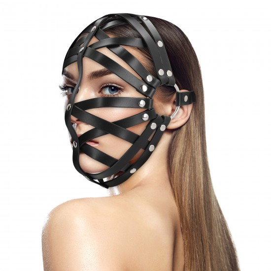 Esta Máscara de Couro é uma adição essencial à coleção de qualquer amante de BDSM! É confeccionada em couro PU premium para maior durabilidade e estilo. Fácil de usar e manter, com uma fivela prática para ajuste de taman
