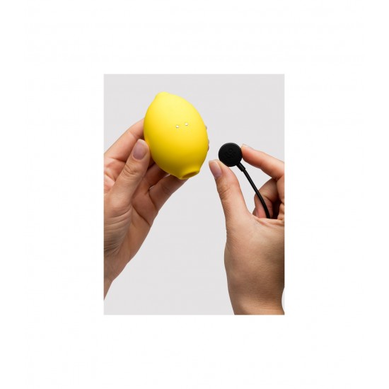 ROMP Lemon Crush: Tecnologia Pleasure Air em um formato adorável.O ROMP Lemon Crush prova que tamanho não significa potência. Este estimulador clitoriano, com seu charmoso formato de limão, não é apenas esteticamente agr