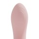 O vibrador CallaLily foi projetado para proporcionar uma experiência luxuosa e multissensorial, com um design ergonômico que se encaixa naturalmente na sua mão. Três motores com controle independente alimentam suas funçõ