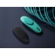 Para diversão discreta!O vibrador ergonômico Moxie+ da We-Vibe é perfeito para prazer sensual, discreto e sem usar as mãos. Possui 10 modos de vibração que podem ser controlados facilmente pelo prático controle remoto ou