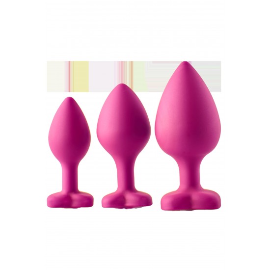 Este conjunto de 3 plugues de silicone é ótimo para usuários que desejam variar os tamanhos dos plugues ou que desejam treinar de pequeno a grande. Os plugues rosa têm uma pedra preciosa em forma de coração na base que f