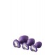 Flirts é a coleção Dream Toys que tem cores vivas e embalagens que lembram primavera, céu azul, dias de sol e flores. Este conjunto de 3 plugues de silicone em roxo é ótimo para usuários que desejam variar os tamanhos do