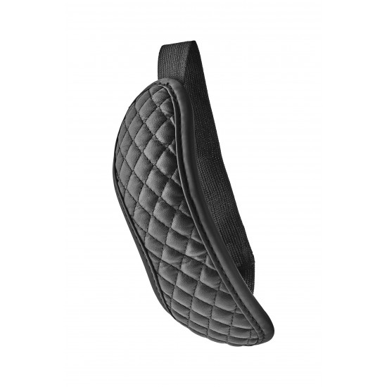 Esta venda para os olhos da coleção Blaze de produtos de bondage tem um design acolchoado com ponto de diamante preto em couro vegano. Para conforto de uso, a máscara é forrada com um neoprene macio e durável. Esta másca