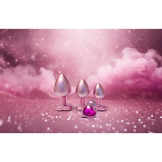 GLEAMING LOVE PEARL PINK PLUG SET A coleção Gleaming Love apresenta este conjunto de plug anais com acabamento em pérola rosa em 3 tamanhos, cada um com uma pedra preciosa. Feitos de alumínio leve e suave e sem costura, esses brinquedos de prazer são fác