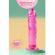 Pretty Betty, da coleção Bubblegum Blast, é uma adição colorida e divertida a qualquer sortimento de produtos adultos. Medindo 16 cm, este dildo semitransparente é feito de TPE macio com um tom rosa vibrante que se