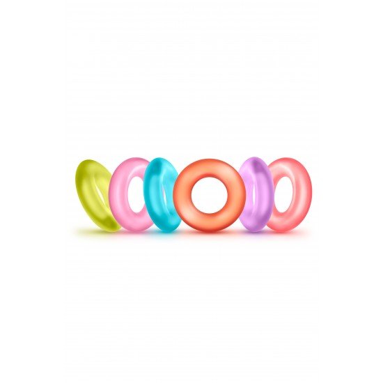 6 anéis penianos em cores divertidas. Sinta-se mais forte, maior e prolongue seu jogo. Pode ser usado ao redor do eixo ou tanto no eixo quanto nos testículos. Elastômero super elástico. Alta resistência à tração. El