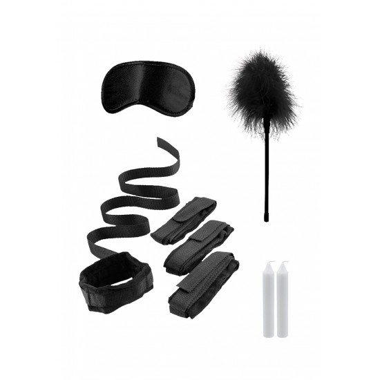 Kit Algemas Cama Bed Bindings Restraint Ouch! Preto Viva aventuras excitantes com a sua cara metade. Conjunto de algemas para mãos e pés, ligadas a uma fita para que possa imobilizar a sa cara metade na cama. O kit inluí ainda uma venda de olhos, uma pluma e duas velas.