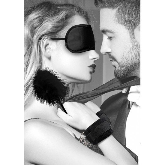KIt bondage Introductory 2 Você já fantasiou sobre um jogo sexy de submissão e domínio? Então este será o começo perfeito para você! Certifique-se de que seu escravo amoroso ouça todas as suas instruções enquanto você os provoca e os seduz. Algeme