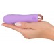 Cuties Mini Vibrador Purple 2 O pequeno vibrador para uma bolsa! Mini vibrador com textura excitante estimulante e textura aveludada de toque macio. O vibrador é da segunda geração Cuties. Com 7 modos de vibração diferentes. Pode ser recarregado com