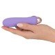 Mini vibrador roxo com bojo côncavo na ponta da haste. Possui 7 modos de vibração e pode ser recarregado com o cabo USB incluso. Fácil de usar e com um design elegante. À prova dágua. Comprimento total 12,5 cm, Ø 2,3