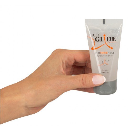 Just Glide Performance é perfeito para sexo duradouro - também com brinquedos sexuais! O lubrificante médico à base de água tem uma porção de silicone, o que significa que tem uma textura maravilhosamente escorregadia e