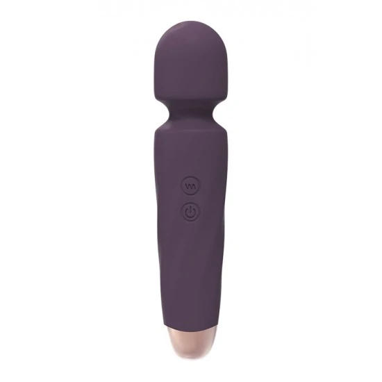 Estimulador Wand Nomia Royal Fantasies Dream Toys Roxo O estimulador wand Nomia da coleção Royal Fantasies da Dream Toys é uma varinha roxa com um toque elegante de cor rosa-dourado na base, cabeça arredondada e pescoço ligeiramente flexível. O Nomia possui um potente